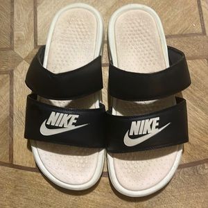 Nike slides, good condition, very comfortable